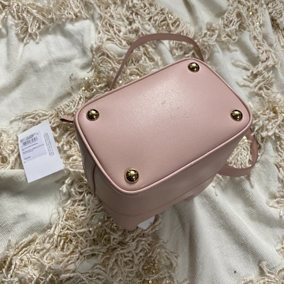 Salvatore Ferragamo City Quilted Gancio Bucket Bag - Picture 12 of 16